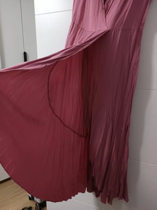 Vestido rosa asimétrico