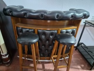 Barra de bar vintage madera y cuero