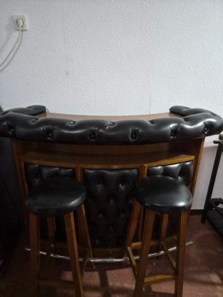 Barra de bar vintage madera y cuero