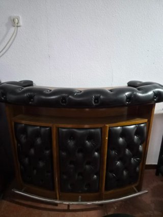 Barra de bar vintage madera y cuero
