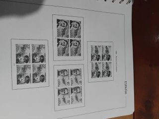Álbum sellos 1975-1981 incompleto