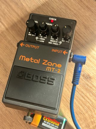 BOSS MT-2 Metal Zone Pedal de Guitarra