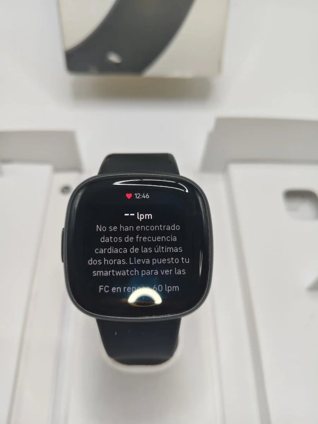 Fitbit Versa 4 Nero