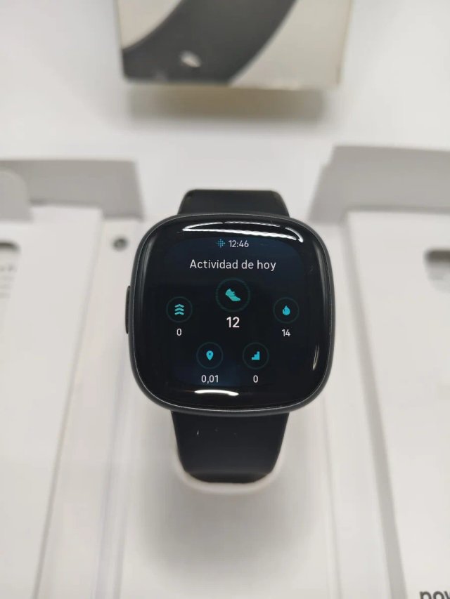 Fitbit Versa 4 Nero