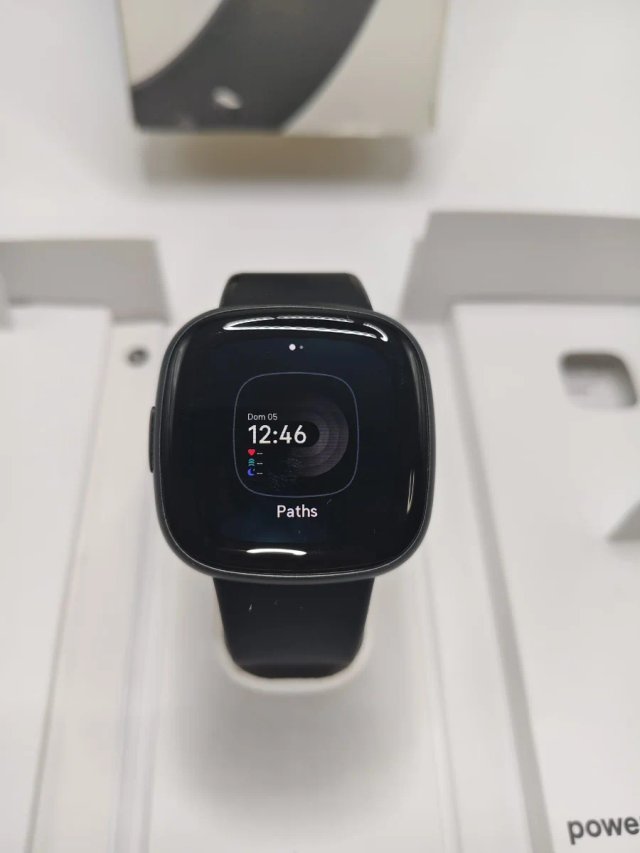 Fitbit Versa 4 Nero