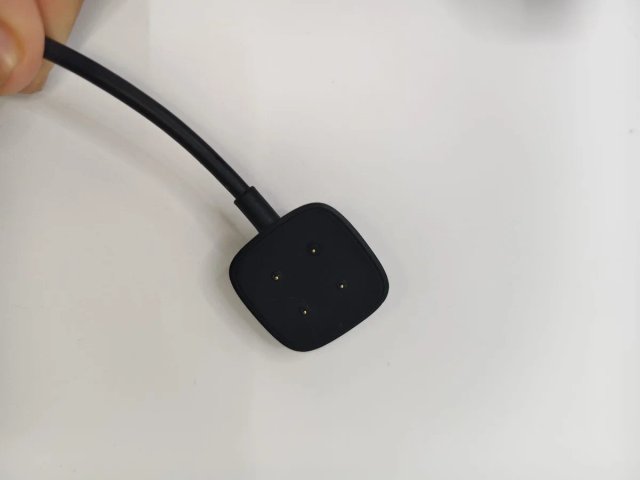 Fitbit Versa 4 Nero