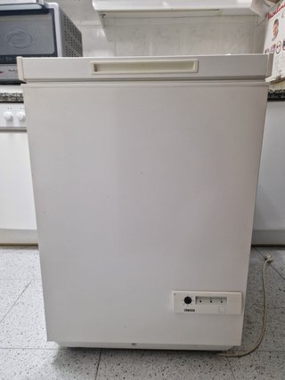 Congelador Zanussi 140L ZFC-140-D