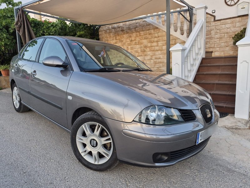 SEAT Cordoba 1.9tdi 130cv ASZ - foto 1