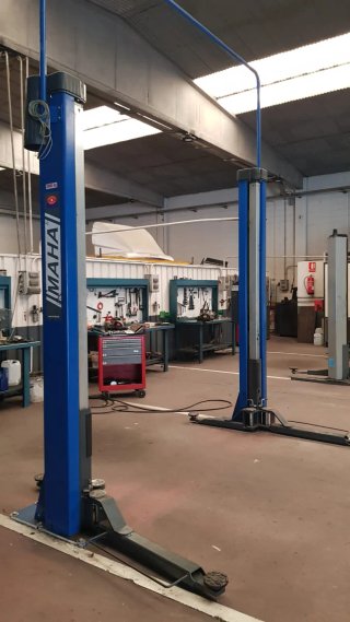 Elevador 2 columnas MAHA 3000kg trifasico