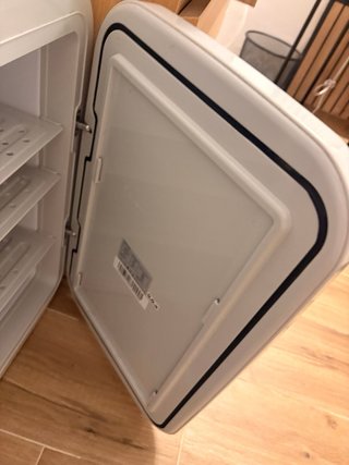 Mini nevera Cecotec 25L