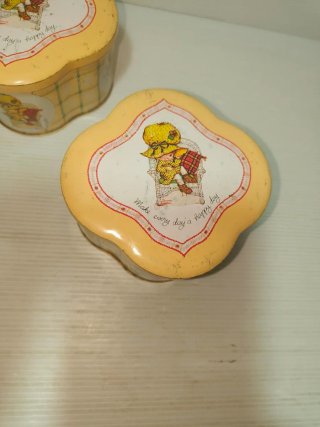 2 scatole piccole in latta Bonnie Bonnets anni 70