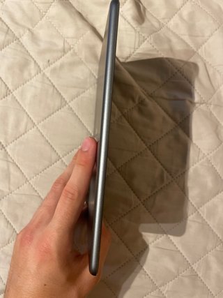 Apple iPad mini 5 space gray.