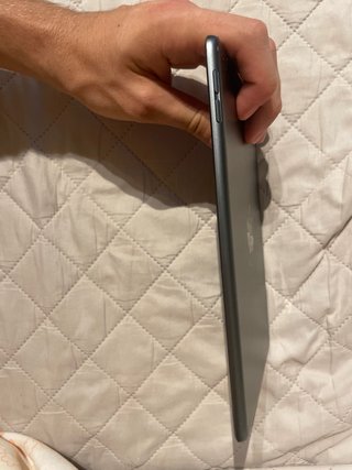 Apple iPad mini 5 space gray.