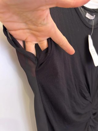 Remera negra dama talle S con etiqueta