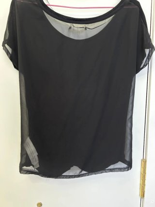 Remera negra dama talle S con etiqueta