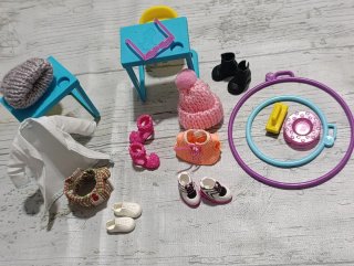 Lote Ropa y Accesorios Muñeca Chelsea Barbie