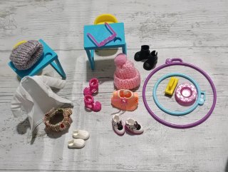 Lote Ropa y Accesorios Muñeca Chelsea Barbie