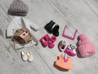 Lote Ropa y Accesorios Muñeca Chelsea Barbie
