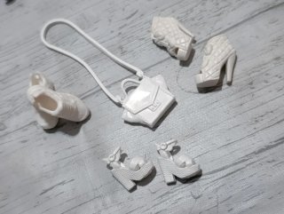 Accesorios Barbie: Bolso y Zapatos Blancos