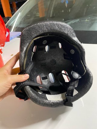 Casco infantil multicolor LO REGALAMOS