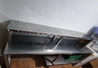 Estantería grande de metal para restaurante