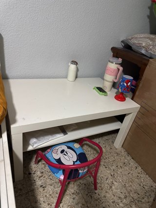 Cama infantil blanca + mesita