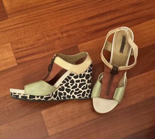 Sandali con zeppa fantasia animalier