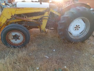 Tractor Ebro Super 55 con pala