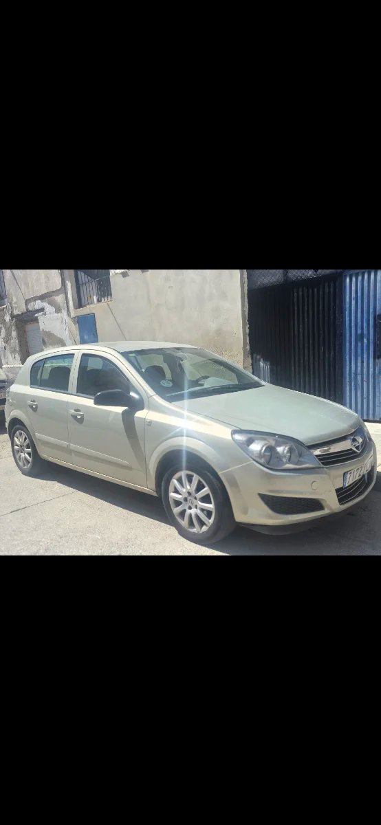 Opel Astra 2007 - foto 1