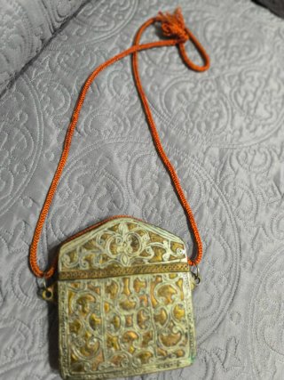 Bolso joya étnico con cordón