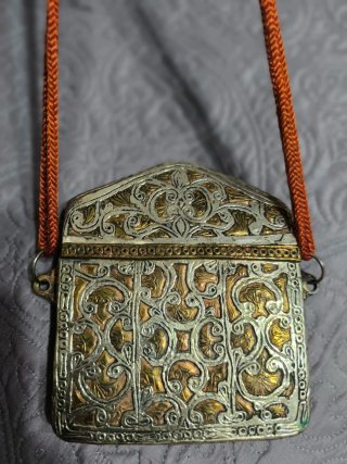 Bolso joya étnico con cordón
