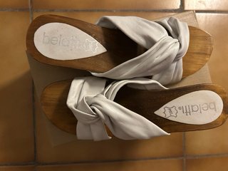 Sandalias Belatti Piel Blanca Madera Talla 38