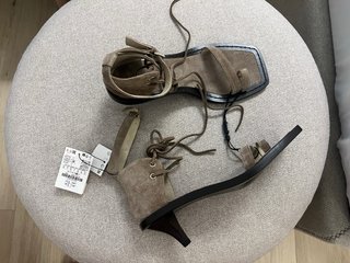 Sandalias serraje tacón Zara Talla 40