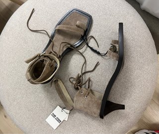 Sandalias serraje tacón Zara Talla 40