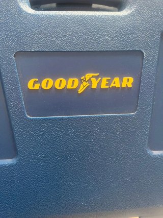 Taladro Goodyear Azul y Plateado