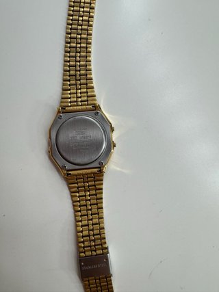 Reloj Casio Dorado Digital