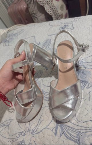 Tacones plateados plataforma talla 38