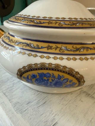 Sopera de porcelana antigua