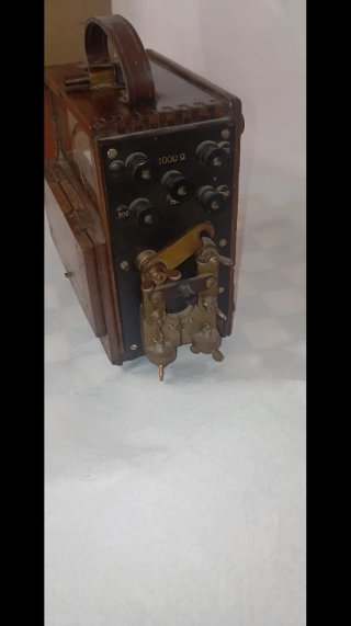 Watímetro AEG antiguo