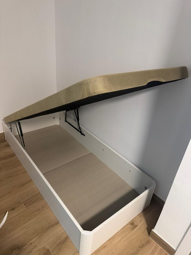 CAMA canapé 90/105x190 en liquidación