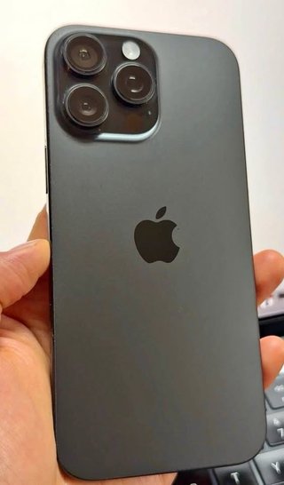 iPhone 16 Pro Max