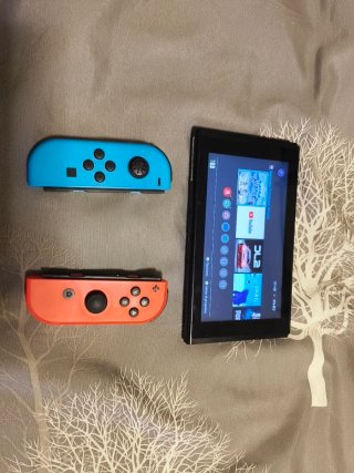 Nintendo Switch Azul y Rojo