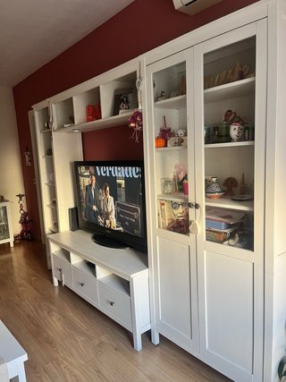 Mueble de salón blanco