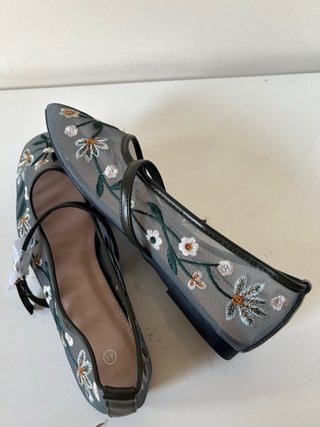 Merceditas con bordados