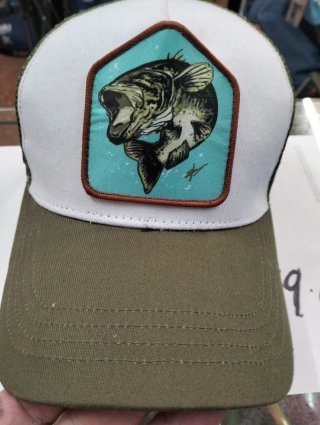 Gorra HART Roja con Logo Dorado