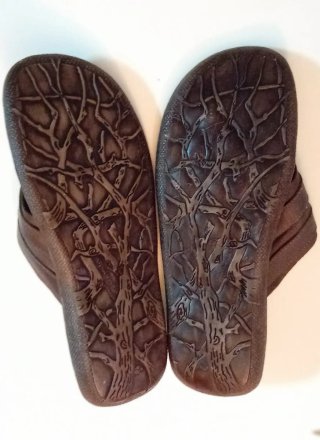 Chanclas de piel para hombre