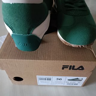 Zapatillas Fila Verdes y Blancas