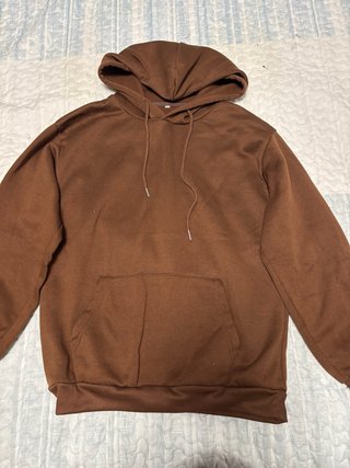 Sudadera marrón con capucha