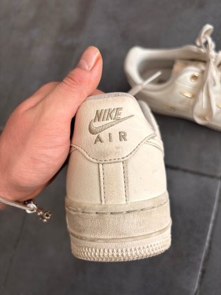 Nike Air Force 1 Blancas Doradas