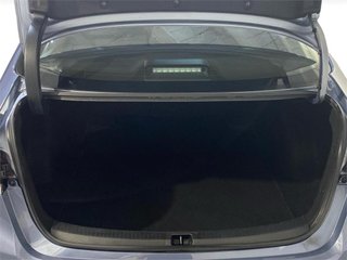 TOYOTA Corolla Sedán 125H Active Tech